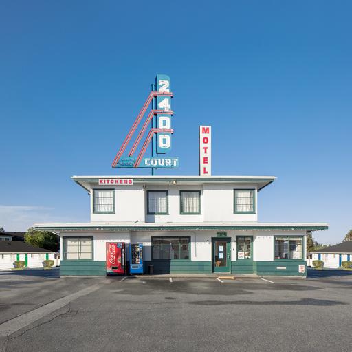 2400 Kingsway Motor Hotel 